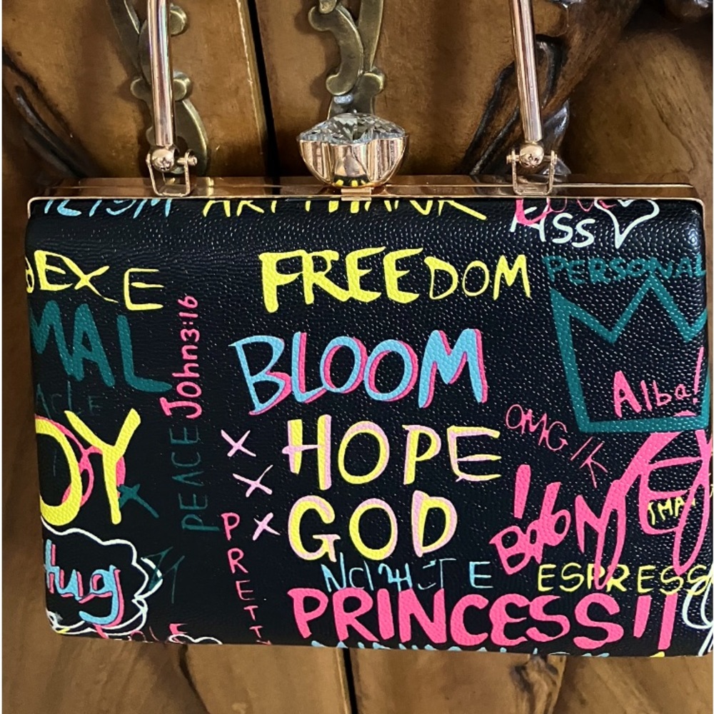 NWOT  AWESOME Y2K graffiti vibe clutch or can use handle crystal flower closure